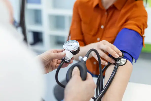 Cómo Elegir el Medicamento Adecuado para un Paciente con Hipertensión